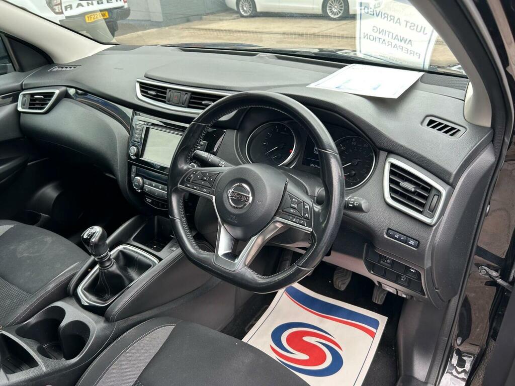 Nissan Qashqai 1.3 Dig-t Acenta Premium Euro 6 Ss Black #4