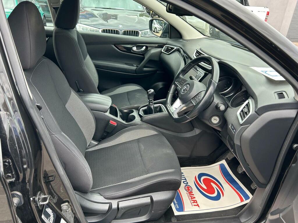 Nissan Qashqai 1.3 Dig-t Acenta Premium Euro 6 Ss Black #5