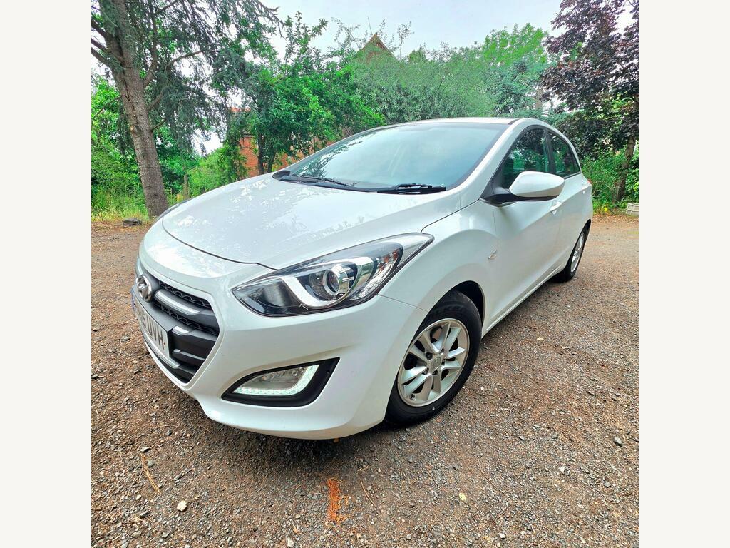 Hyundai I30 1.6 Crdi Blue Drive Se Euro 6 S S White #4
