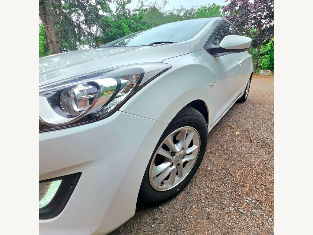 Hyundai I30 1.6 Crdi Blue Drive Se Euro 6 S S White #5
