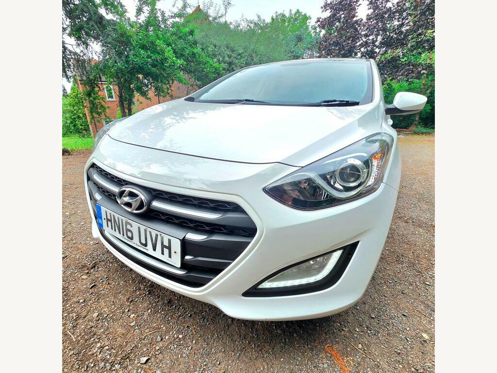 Hyundai I30 1.6 Crdi Blue Drive Se Euro 6 S S White #3