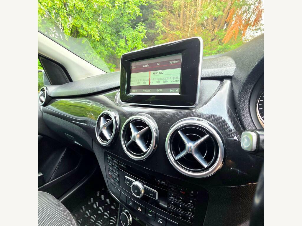 Mercedes-Benz B Class 1.6 B180 Sport Euro 6 Ss Red #25
