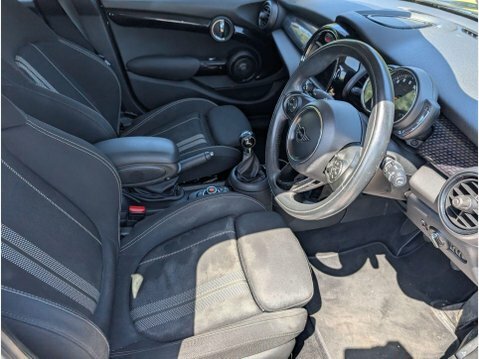 Mini Hatch 1.5 Cooper Sport II Silver #38