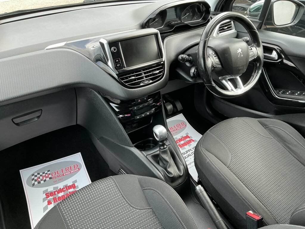 Peugeot 208 1.2 Puretech Allure Premium Grey #11