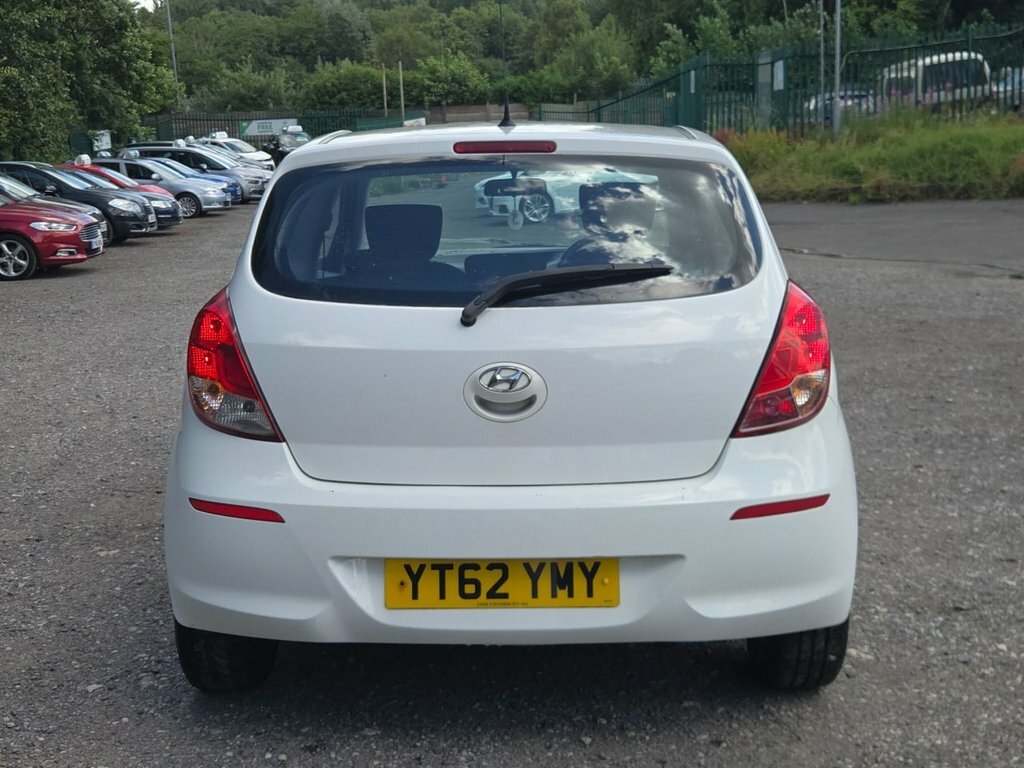 Hyundai I20 1.2L Active White #5