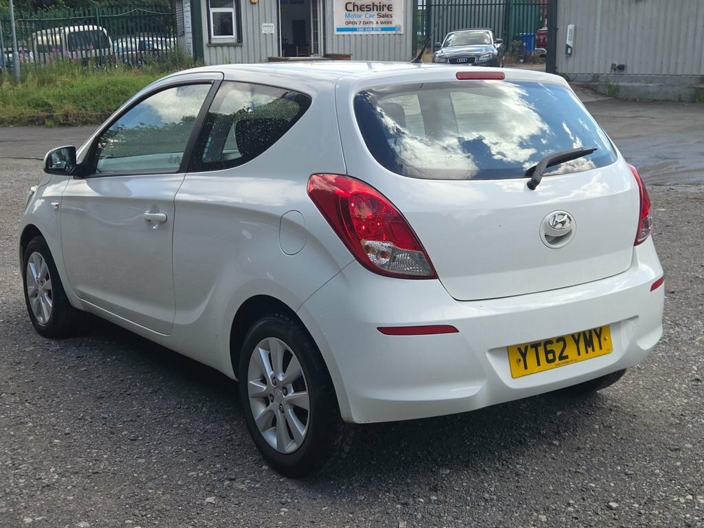 Hyundai I20 1.2L Active White #4