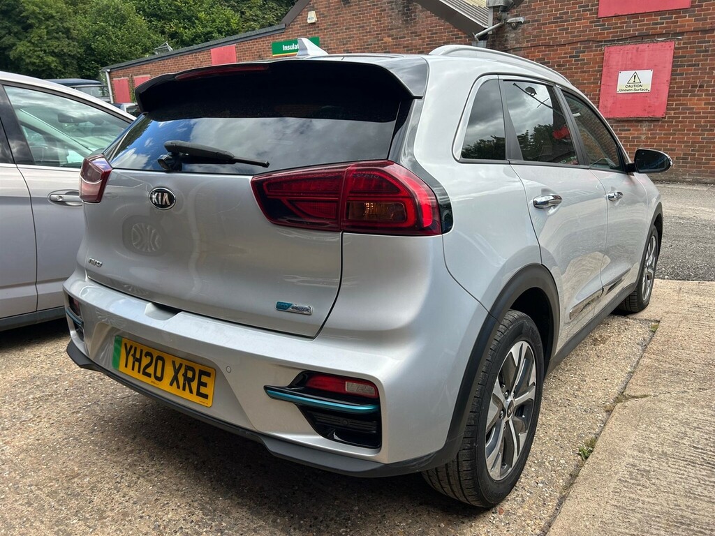 Kia e-Niro 64Kwh 4 Silver #5