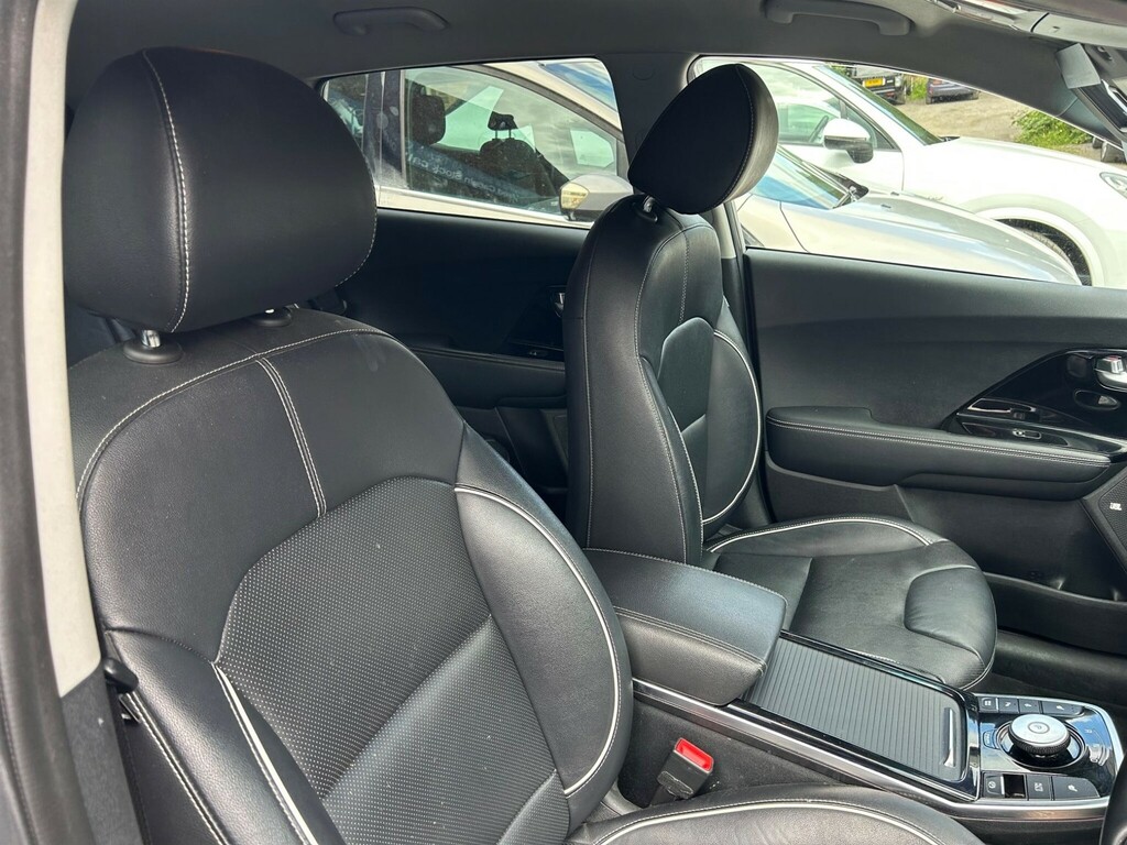 Kia e-Niro 64Kwh 4 Silver #6