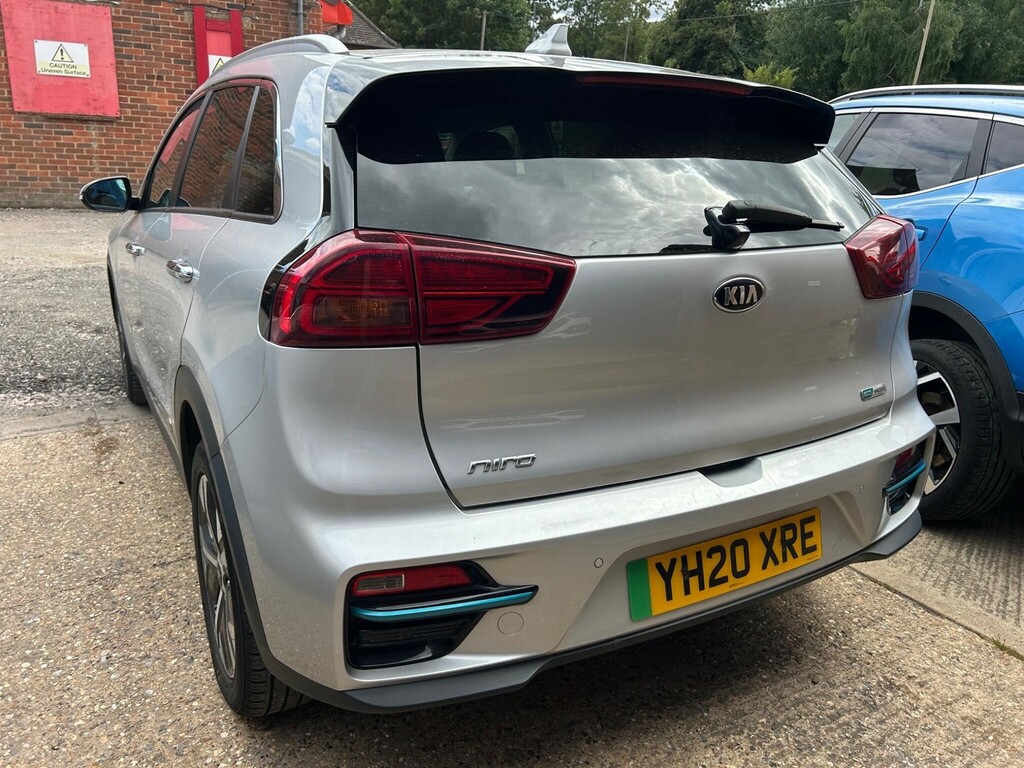 Kia e-Niro 64Kwh 4 Silver #4
