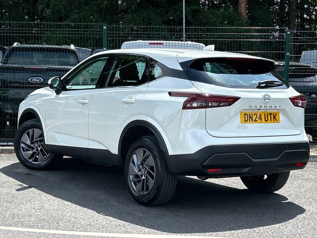 Nissan Qashqai 1.3 Dig-t Mhev Acenta Premium Suv Hybri DN24UTK White #3
