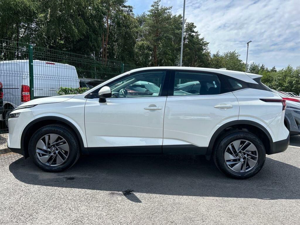 Nissan Qashqai 1.3 Dig-t Mhev Acenta Premium Suv Hybri DN24UTK White #6