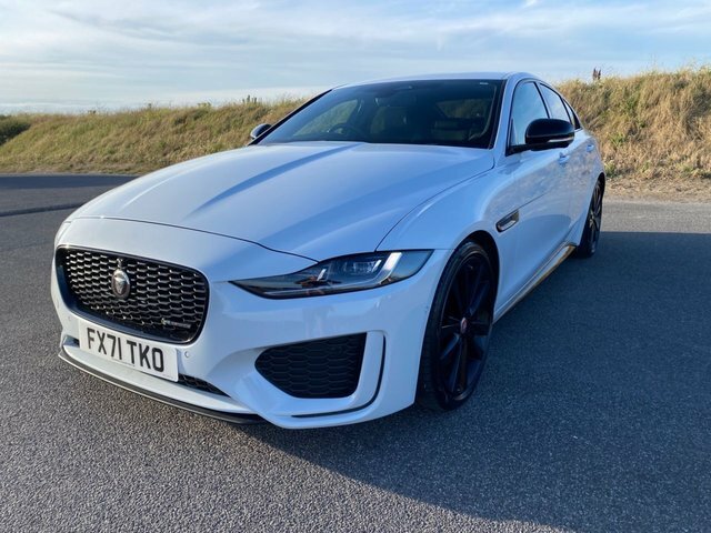 Jaguar XE P250i R-dynamic Black Saloon Black #5