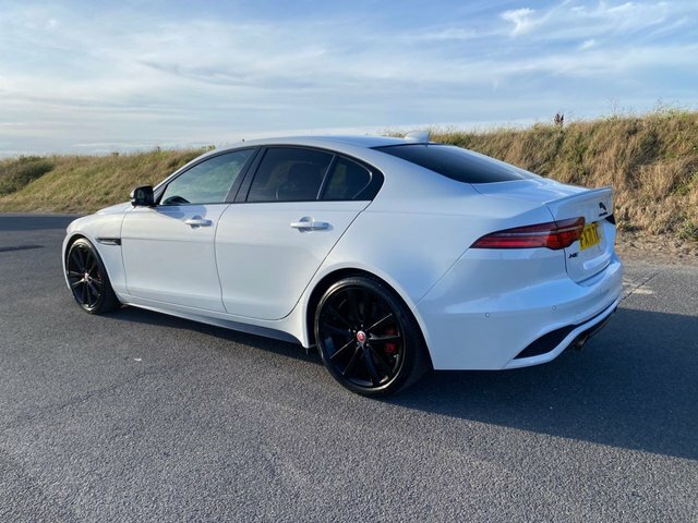 Jaguar XE P250i R-dynamic Black Saloon Black #4