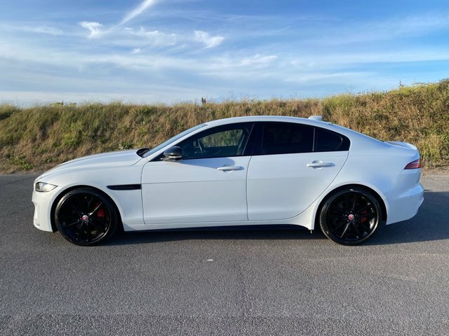 Jaguar XE P250i R-dynamic Black Saloon Black #3