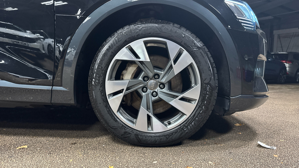 Audi E-tron 300Kw 55 Quattro 95Kwh S Line Black #21