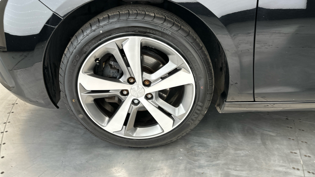 Peugeot 308 1.5L Bluehdi Ss Active Black #23