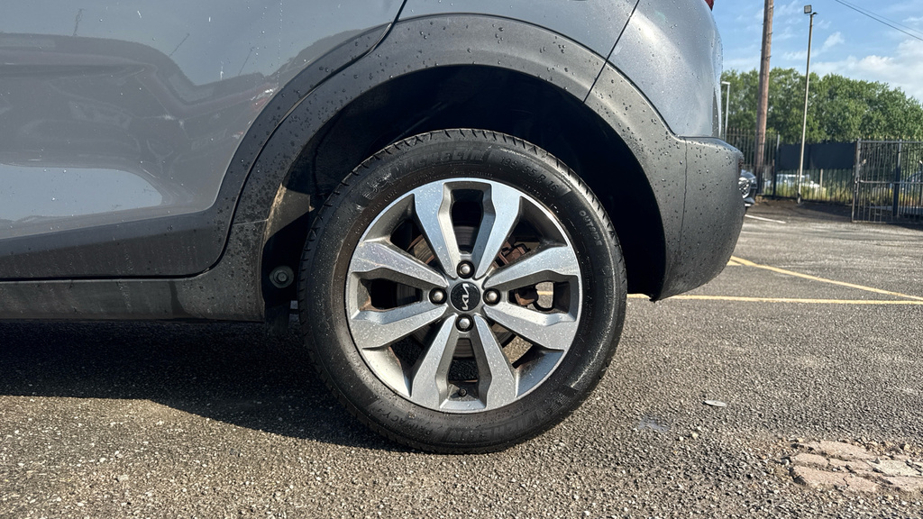 Kia Stonic 1.0 T-gdi 2 Suv Dct Grey #23