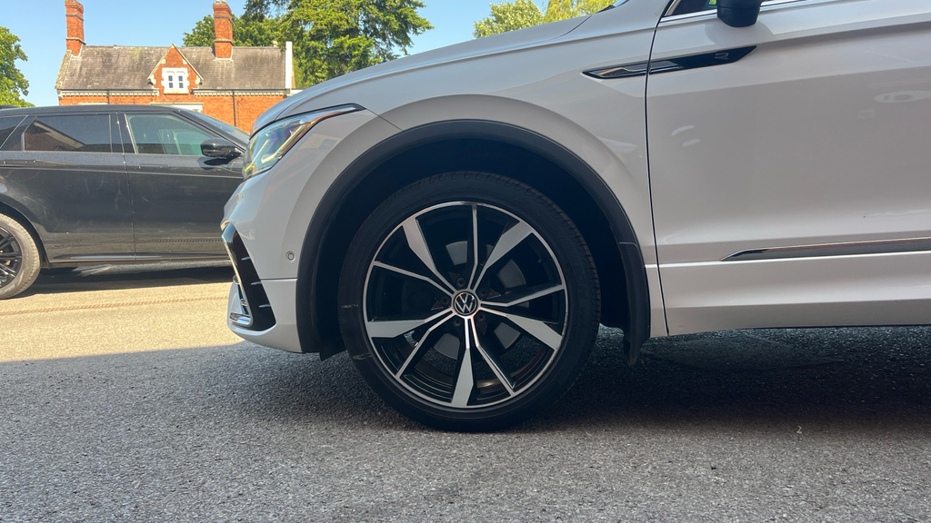 Volkswagen Tiguan Allspace Elegance White #19