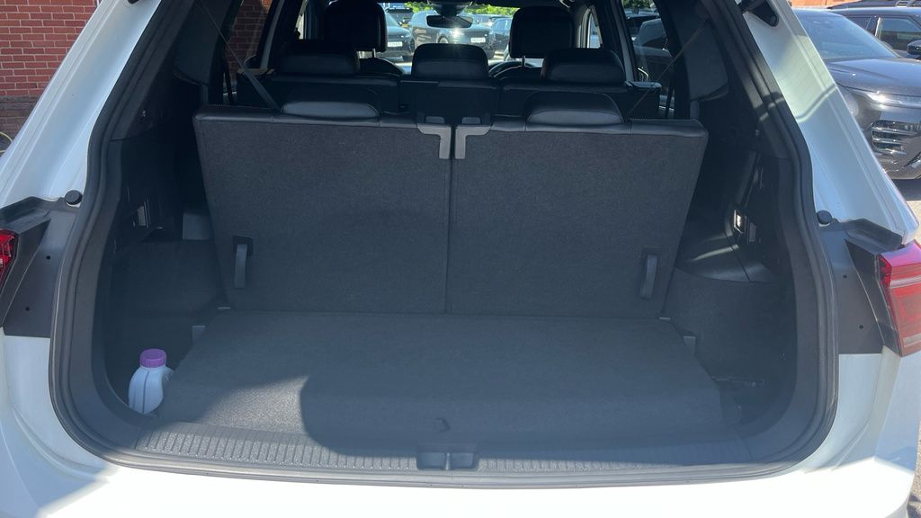 Volkswagen Tiguan Allspace Elegance White #15