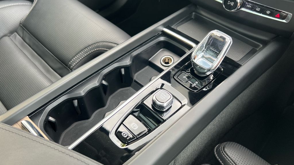 Volvo XC60 Plus, B5 Awd Mild Hybrid, Dark Blue #32
