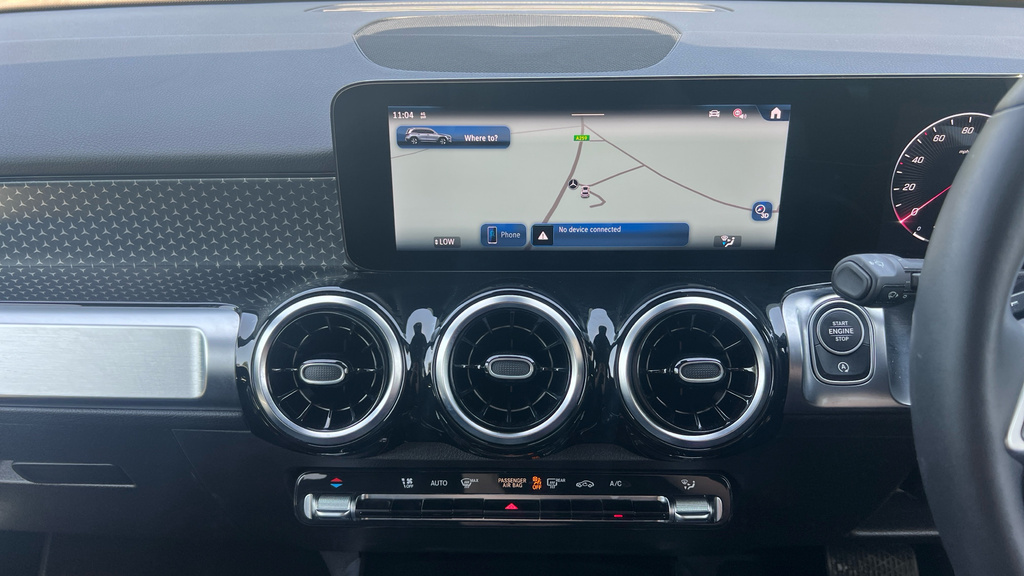 Mercedes-Benz GLB Class Glb 200 Amg Line Premium 7G-tronic Black #17