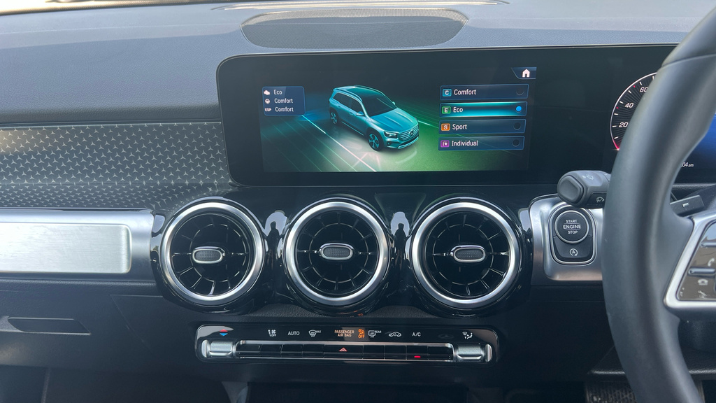 Mercedes-Benz GLB Class Glb 200 Amg Line Premium 7G-tronic Black #43