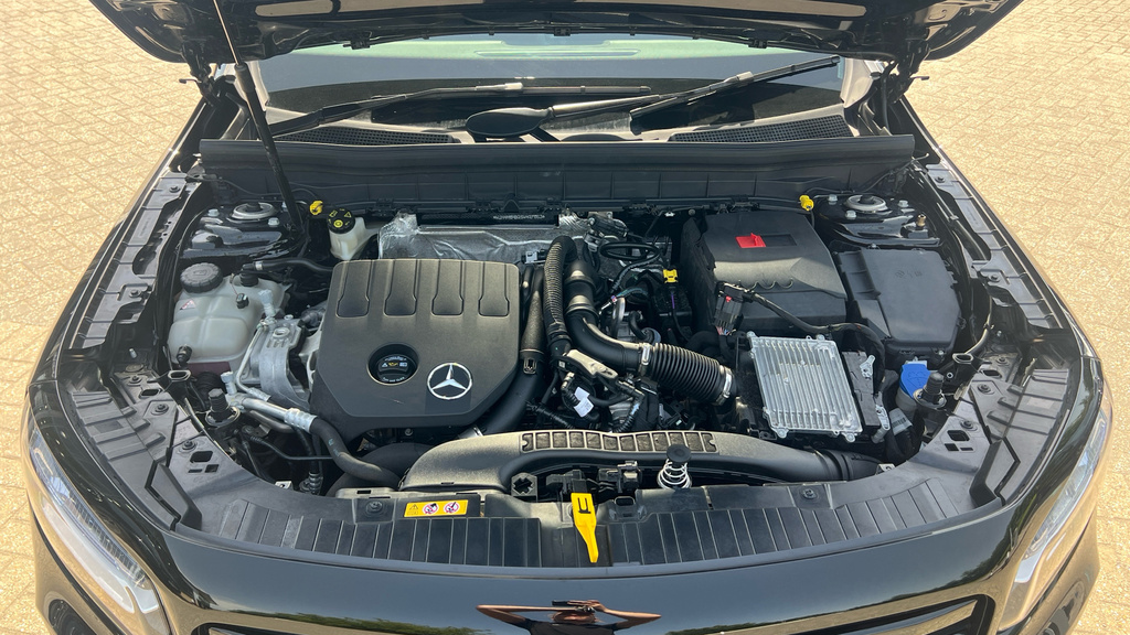 Mercedes-Benz GLB Class Glb 200 Amg Line Premium 7G-tronic Black #25