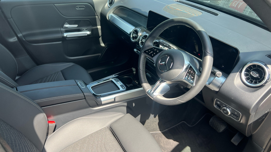 Mercedes-Benz GLB Class Glb 200 Amg Line Premium 7G-tronic Black #12