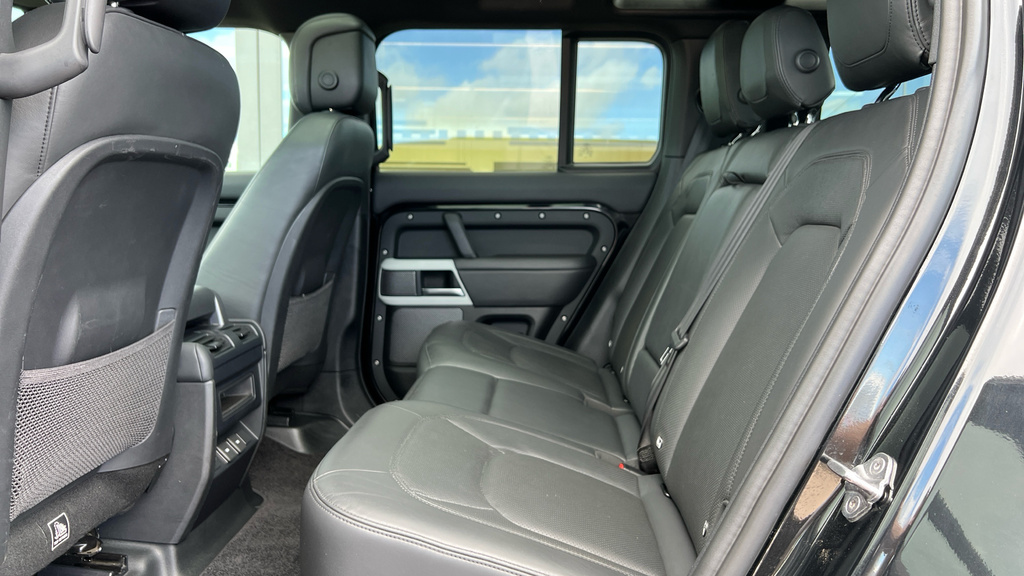 Land Rover Defender 3.0 D250 Xs Edition 110 Vat Qualifyingap Black #17