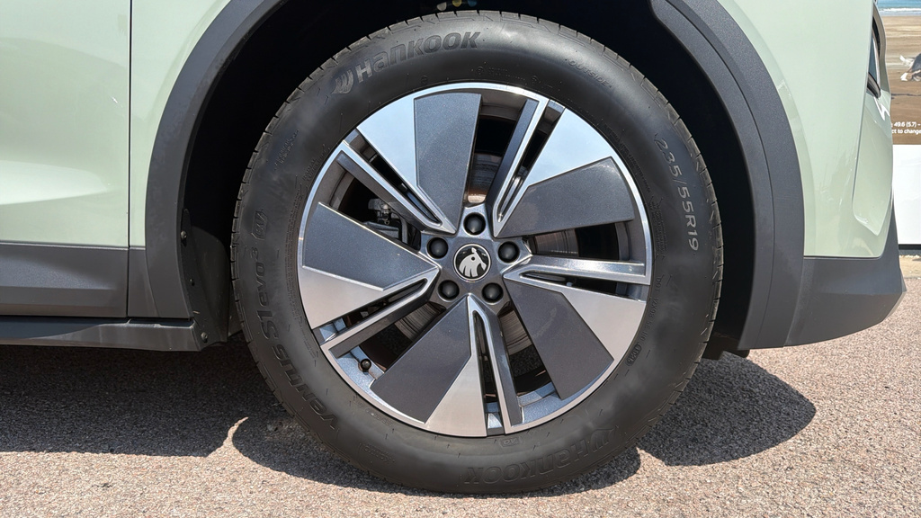 Skoda Elroq Sportline Black #20
