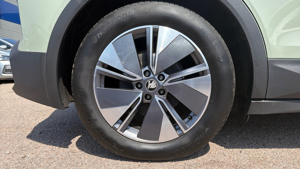 Skoda Elroq Sportline Black #17