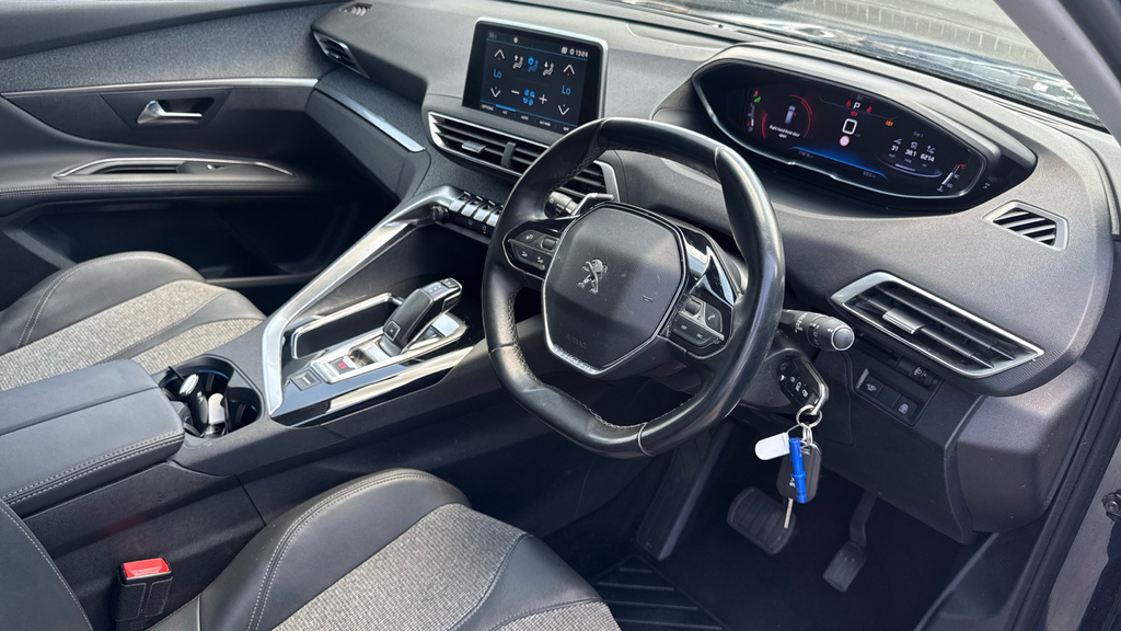 Peugeot 5008 Allure Green #9