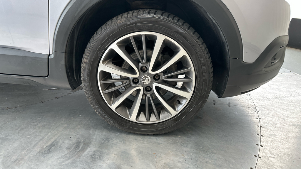 Vauxhall Crossland X 1.2T 110 Griffin 6 Spd Start Stop White #24