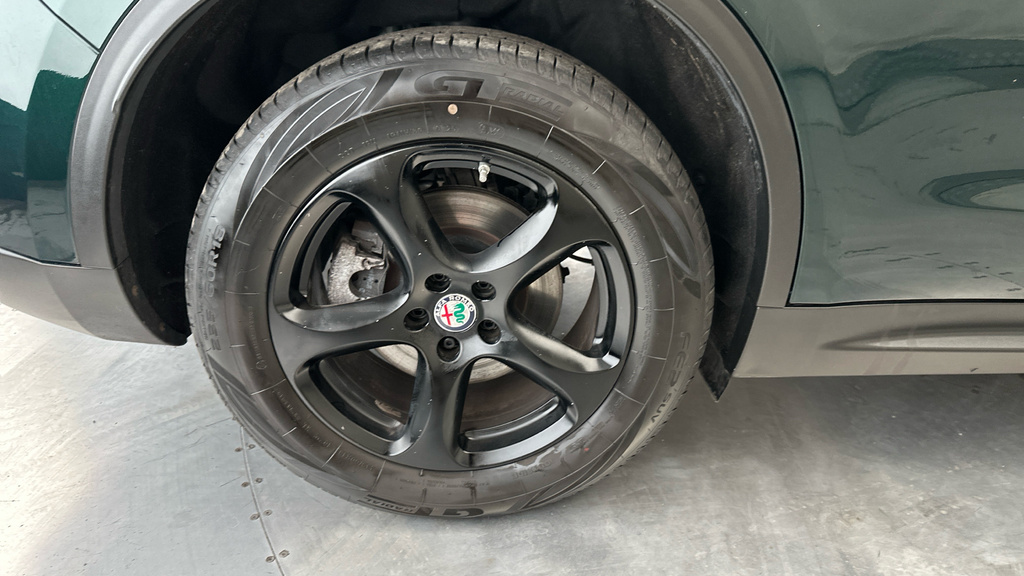 Alfa Romeo Stelvio 2.0 Turbo 280 Milano White #24