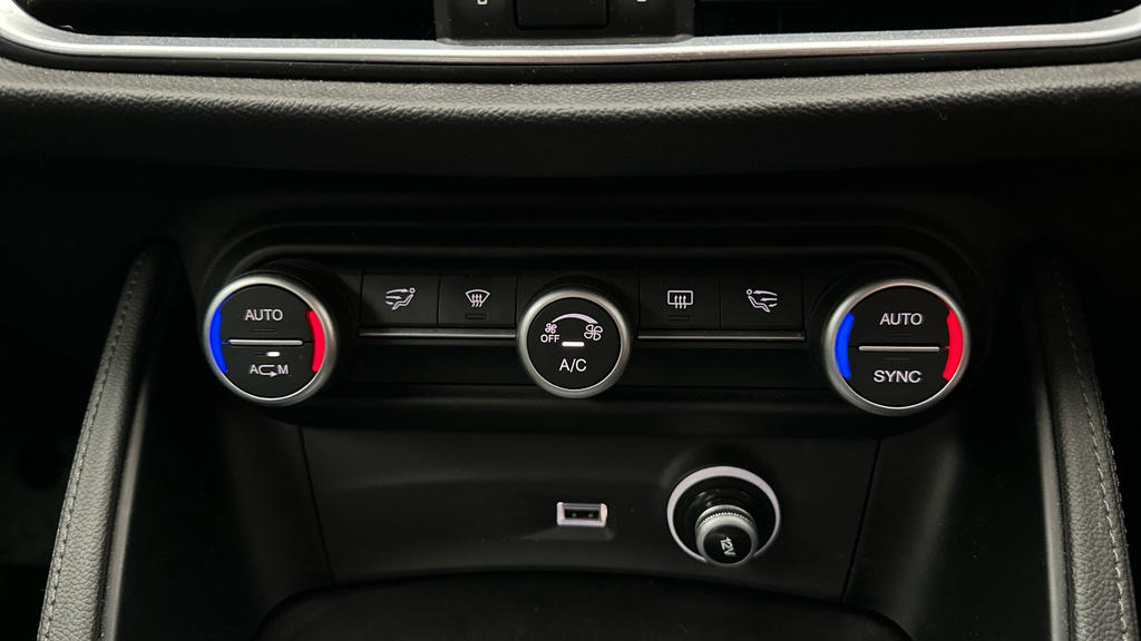Alfa Romeo Stelvio 2.0 Turbo 280 Milano White #17