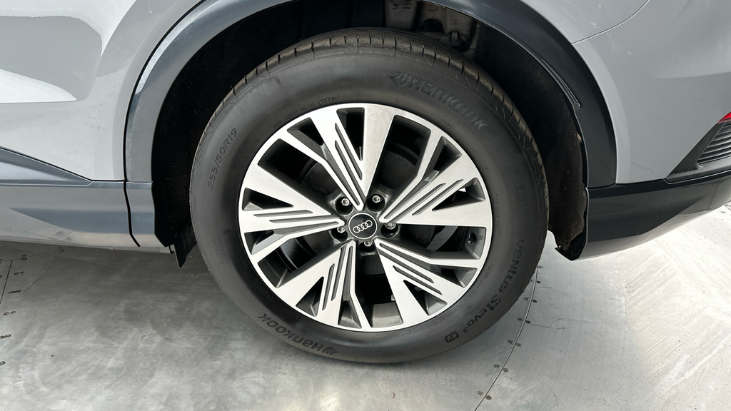 Audi Q4 E Tron 2021 35 Sport Suv 55Kwh 170 Ps Grey #25