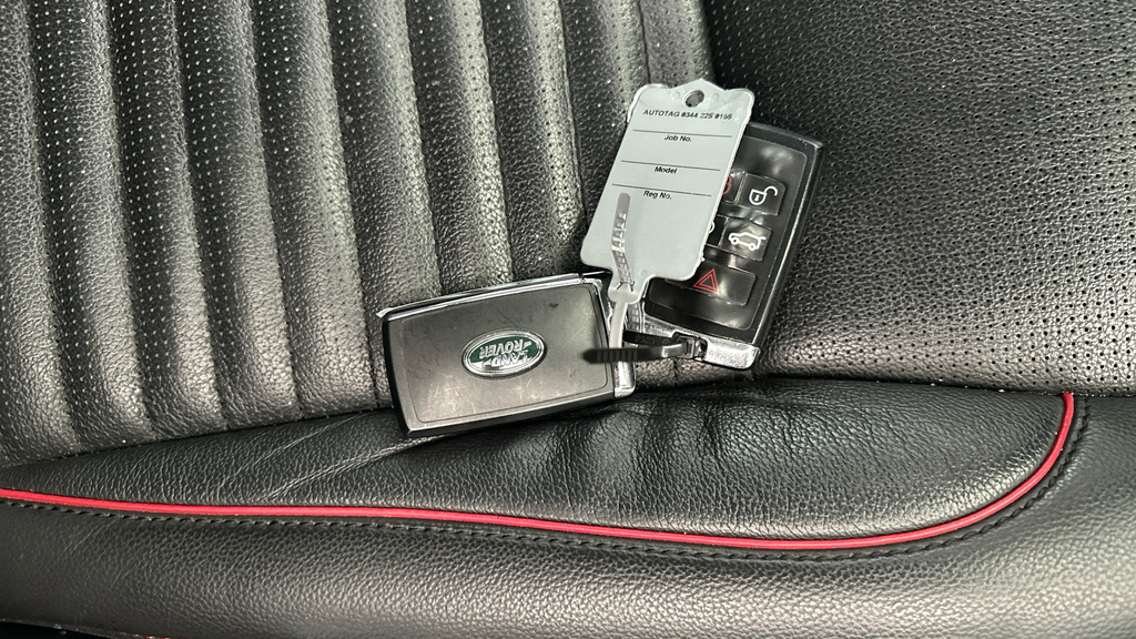 Land Rover Discovery Sport Dynamic Hse Black #31