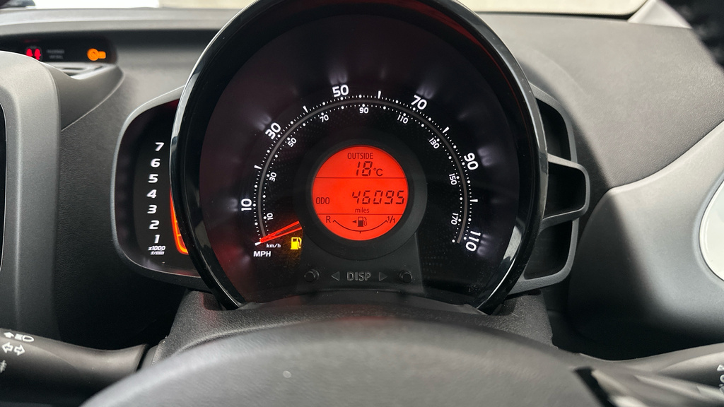 Toyota Aygo X X-trend Red #15
