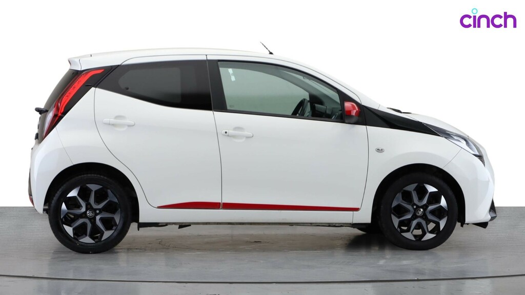 Toyota Aygo X X-trend Red #2