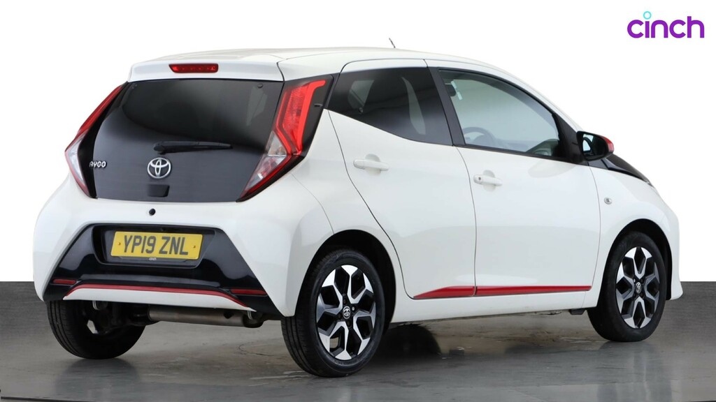 Toyota Aygo X X-trend Red #3
