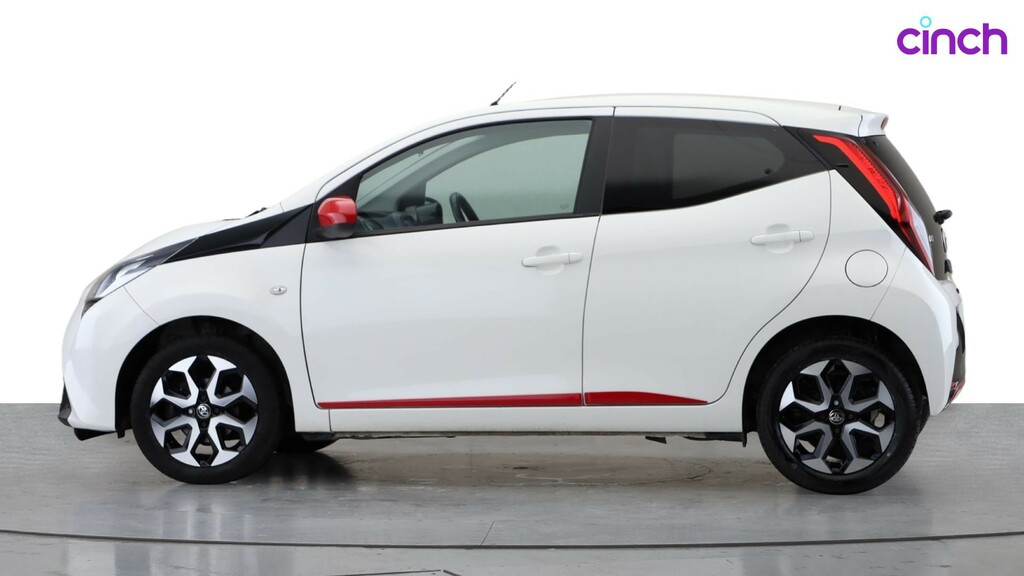 Toyota Aygo X X-trend Red #6
