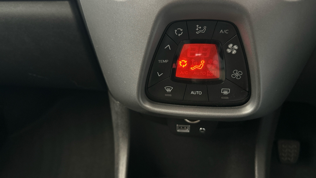 Toyota Aygo X X-trend Red #12
