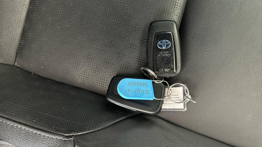 Toyota C-Hr 1.8 Hybrid Dynamic Cvt  #28