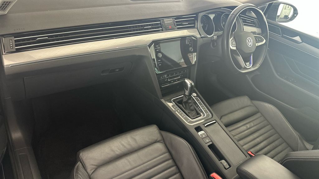 Volkswagen Passat Mk8 Facelift Est 2.0Tdi 150 R-line Evo Dsg Grey #15