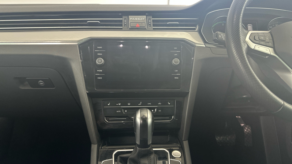 Volkswagen Passat Mk8 Facelift Est 2.0Tdi 150 R-line Evo Dsg Grey #24