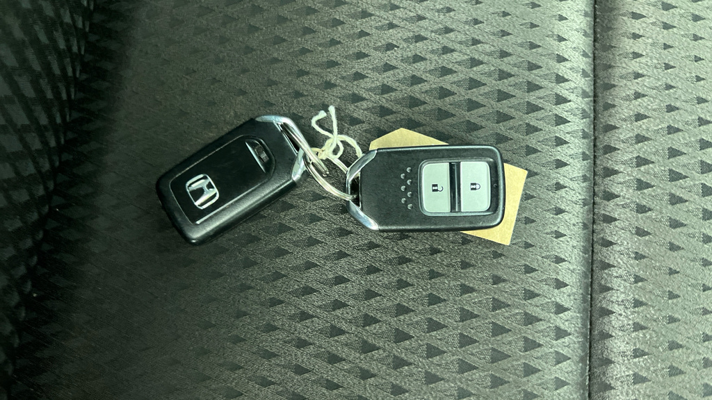 Honda Jazz 1.3 I-vtec Ex Navi Cvt Black #32