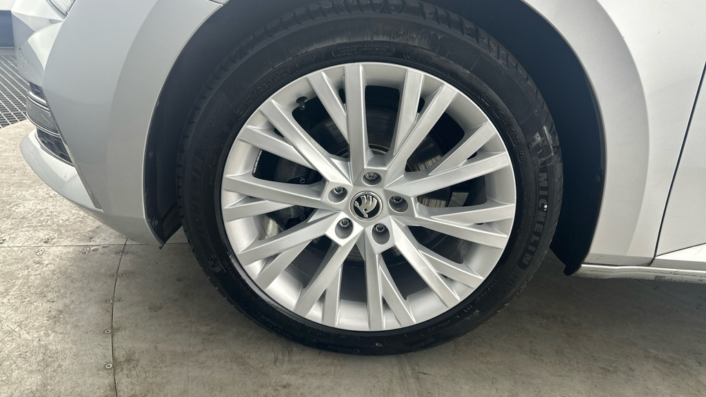 Skoda Superb 2.0 Tdi Se Hatchback Euro 6 Ss Silver #29