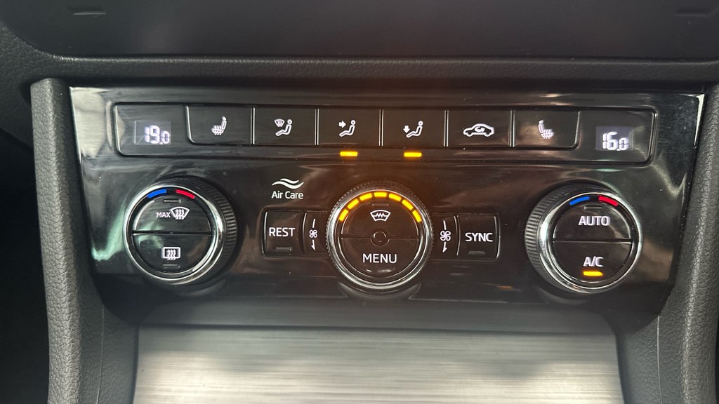 Skoda Superb 2.0 Tdi Se Hatchback Euro 6 Ss Silver #15