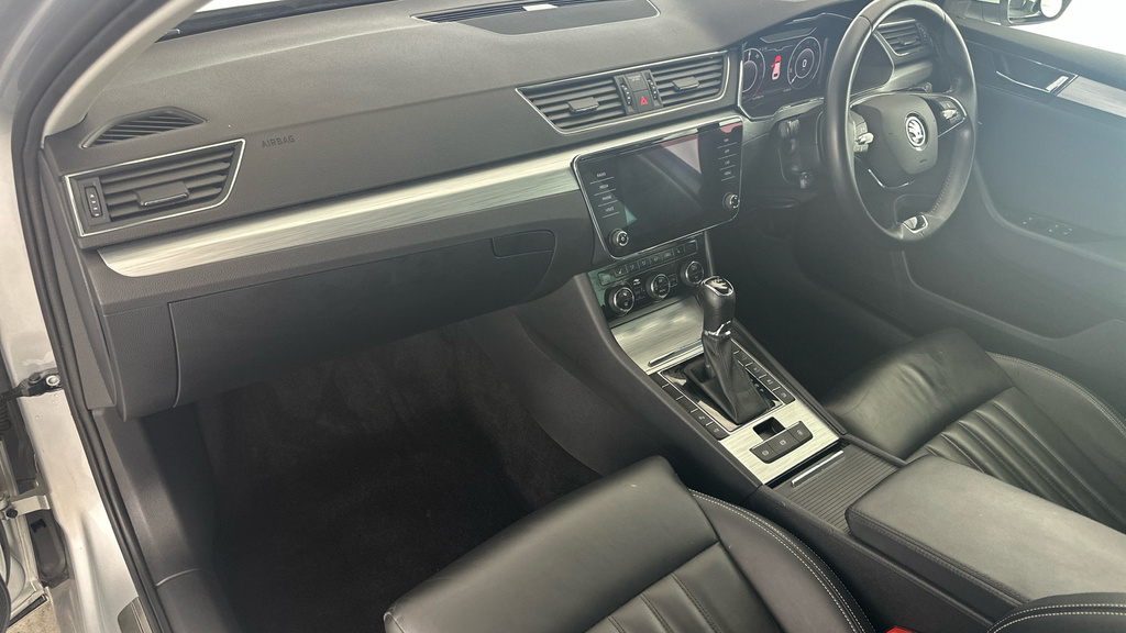 Skoda Superb 2.0 Tdi Se Hatchback Euro 6 Ss Silver #11