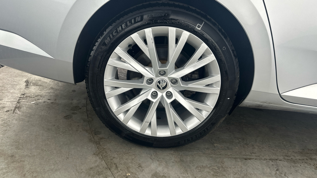 Skoda Superb 2.0 Tdi Se Hatchback Euro 6 Ss Silver #31